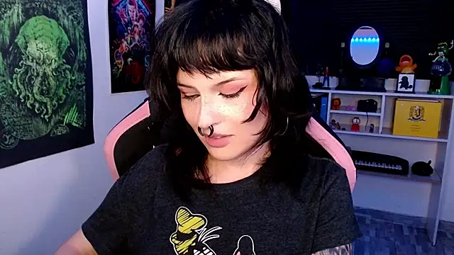 neena_nyx_ webcam