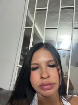 Elara_Luxe webcam