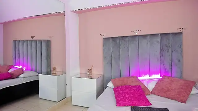 MiaPortmass_ live cam on StripChat