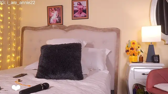 annie22love live cam on StripChat