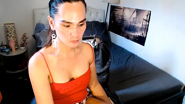 NinaDOM4CUM webcam