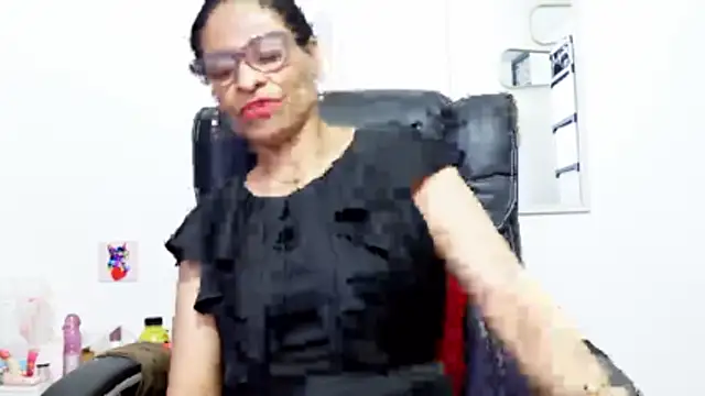 Aries_Mature webcam
