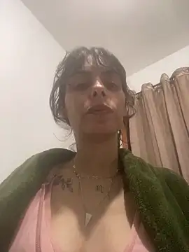 Sarah-safada webcam