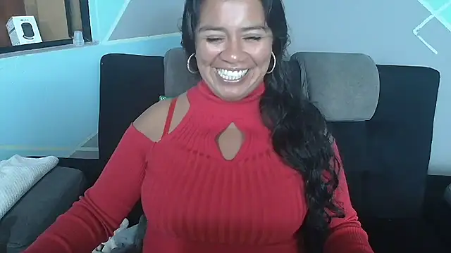 saggil23 live cam on StripChat