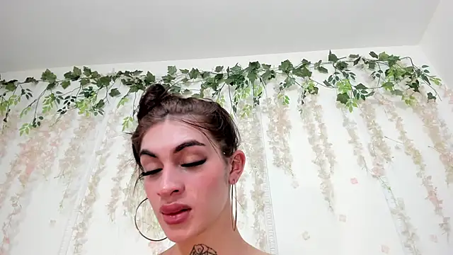 Rlay - Trans webcam sex chat