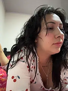 kittyobsession (F young) - Naked, opening my legs to touch my pussy