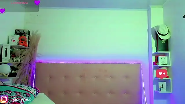 Kylie_brokee live cam on StripChat