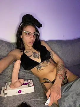 Poison_Ivy_29 live cam on StripChat