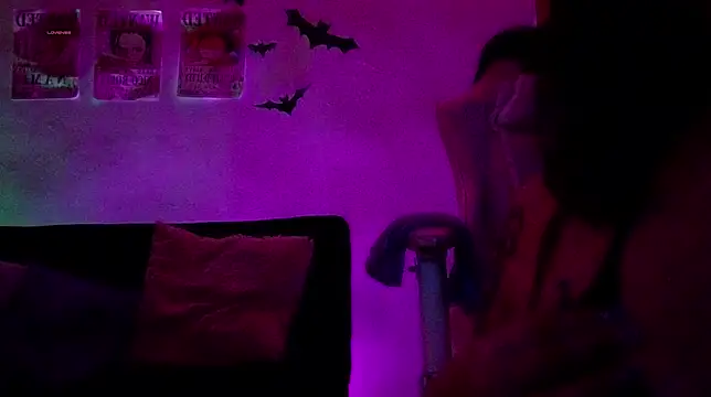 Celeste_Bauman webcam