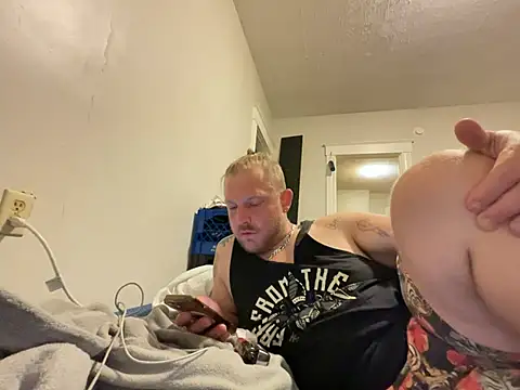 Mcpussypounder211 webcam