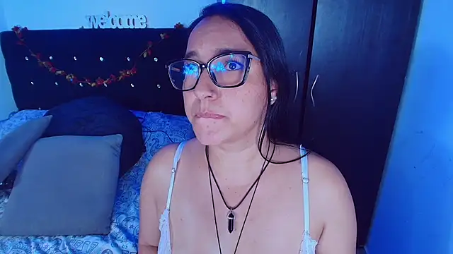 KattyLatina webcam