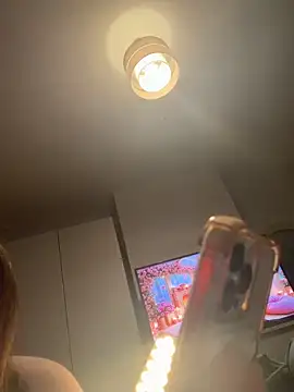 sexyBrunettex1 webcam