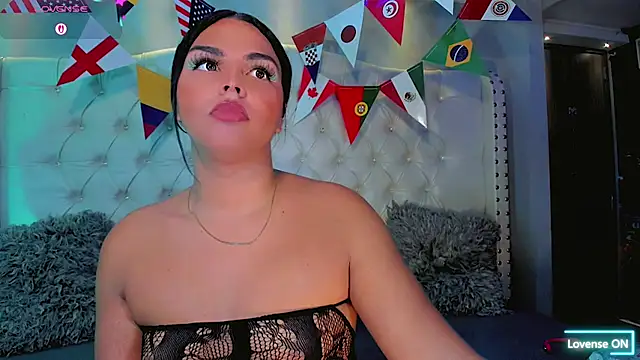 Maia_Hotts webcam