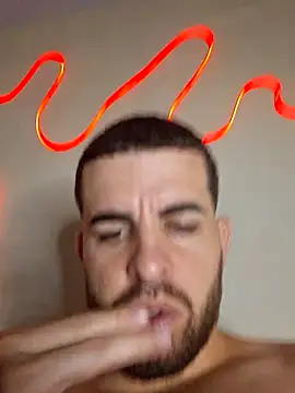 Cubanotatuado webcam