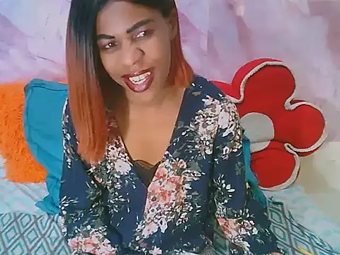 EbonySweetPeach webcam
