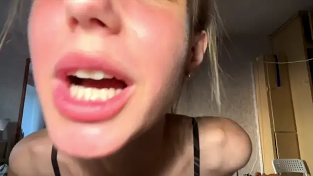 PullyLoves webcam