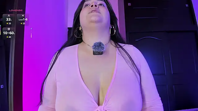 EvaBigBoobs webcam