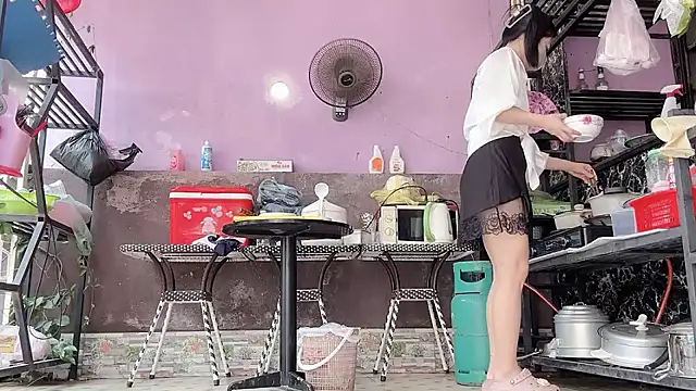 Watch LinhChi_9x live on EroticFlix - High definition streams