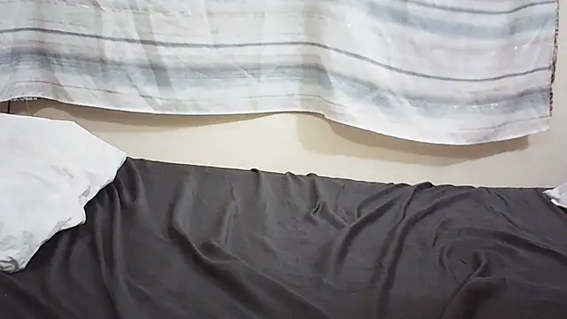 emmyteaz1 live sex cam