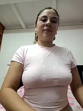 Watch selena_gomez2 live on EroticFlix - High definition streams
