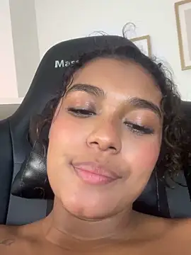 aleja_montiel__ webcam