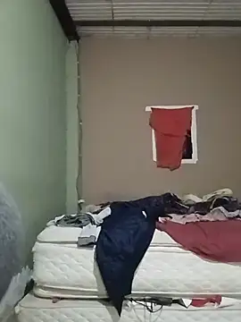 Michellluxo webcam