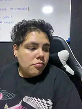 Hailey_Curvy webcam