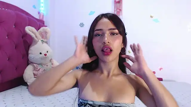 madelyy_ (F young) - ✨come chat in my bed!✨