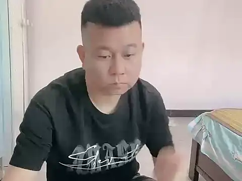 zzj_4718 (Ask my age) - 要就做独一无二的，拒绝白嫖，想看什么直接点菜单，菜单都会做，目标完成大厅射精！
