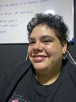 Hailey_Curvy webcam