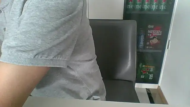 nole_china7 (Ask my age) - talk / fun / cum