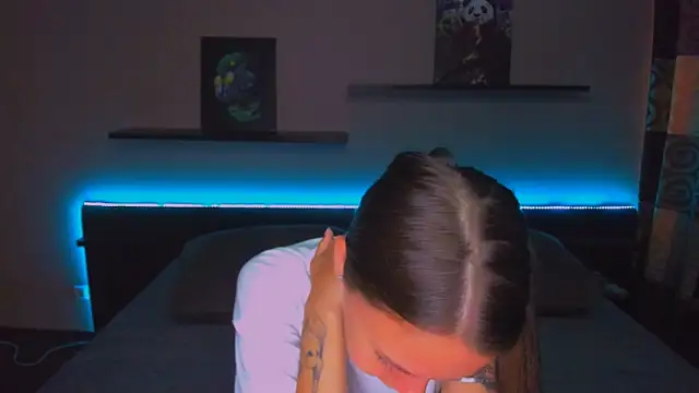 AlexaBarkley webcam