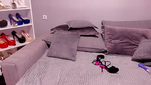 Watch Jullia_Moor live on EroticFlix - High definition streams
