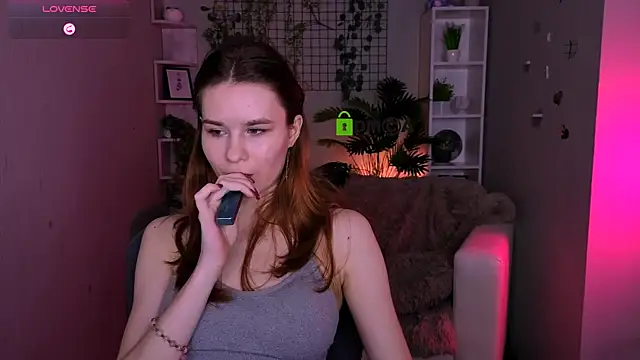 angie_foxy1 - Angie_foxy1's free webcam - UK Sex Cams