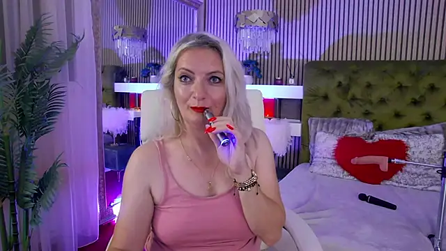 LadyTouch webcam