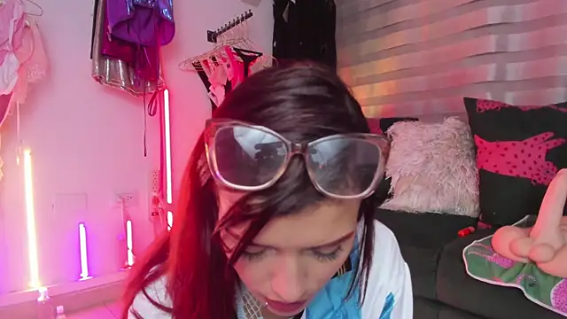 Cherry_Scarlet_ webcam