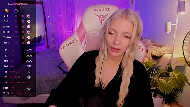AnyaTaylor_ webcam