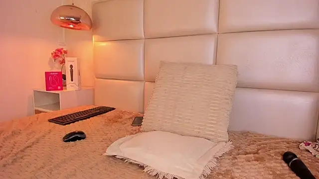 Aily_Yozuko live sex cam