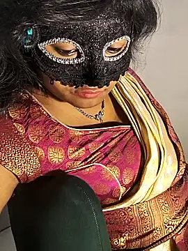 DIRTYSECRET_QUEEN_07