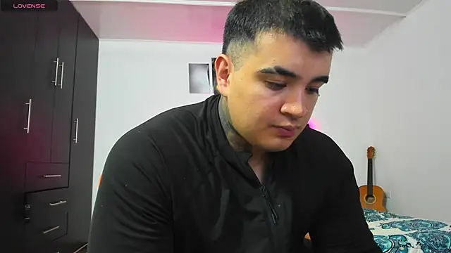 Watch thiago__cp01 live on EroticFlix - High definition streams