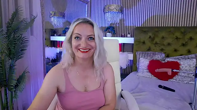 Watch LadyTouch live on EroticFlix - High definition streams
