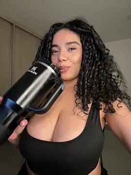 Watch Curlyierr live on EroticFlix - High definition streams