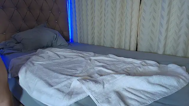 Maddyluxe webcam