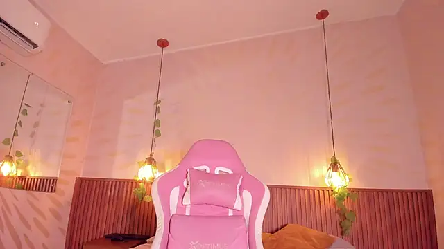 daphne_courtis webcam