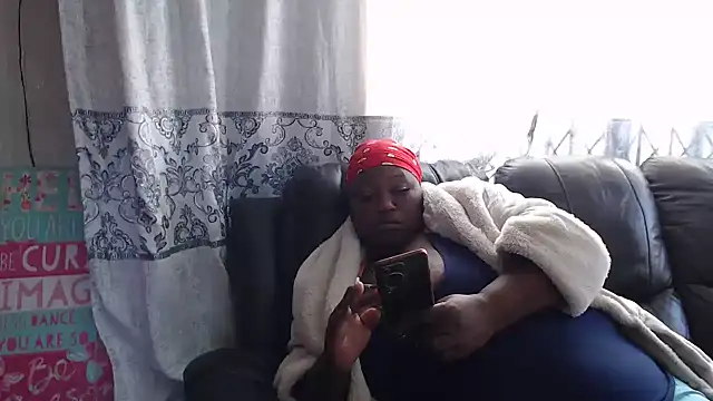MATUREBUSSTY webcam