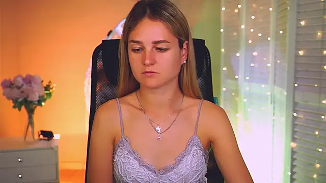 DeboraLarson webcam