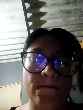 LatinSquirtBaby webcam