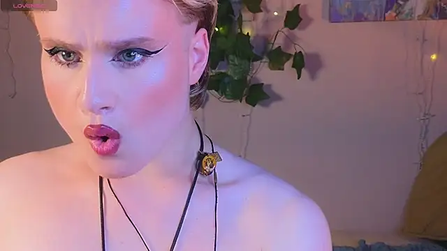 cumboydoll webcam