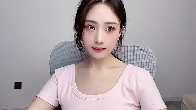 _222Mia webcam