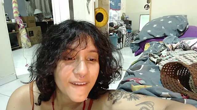 AlinaWoolf_ webcam